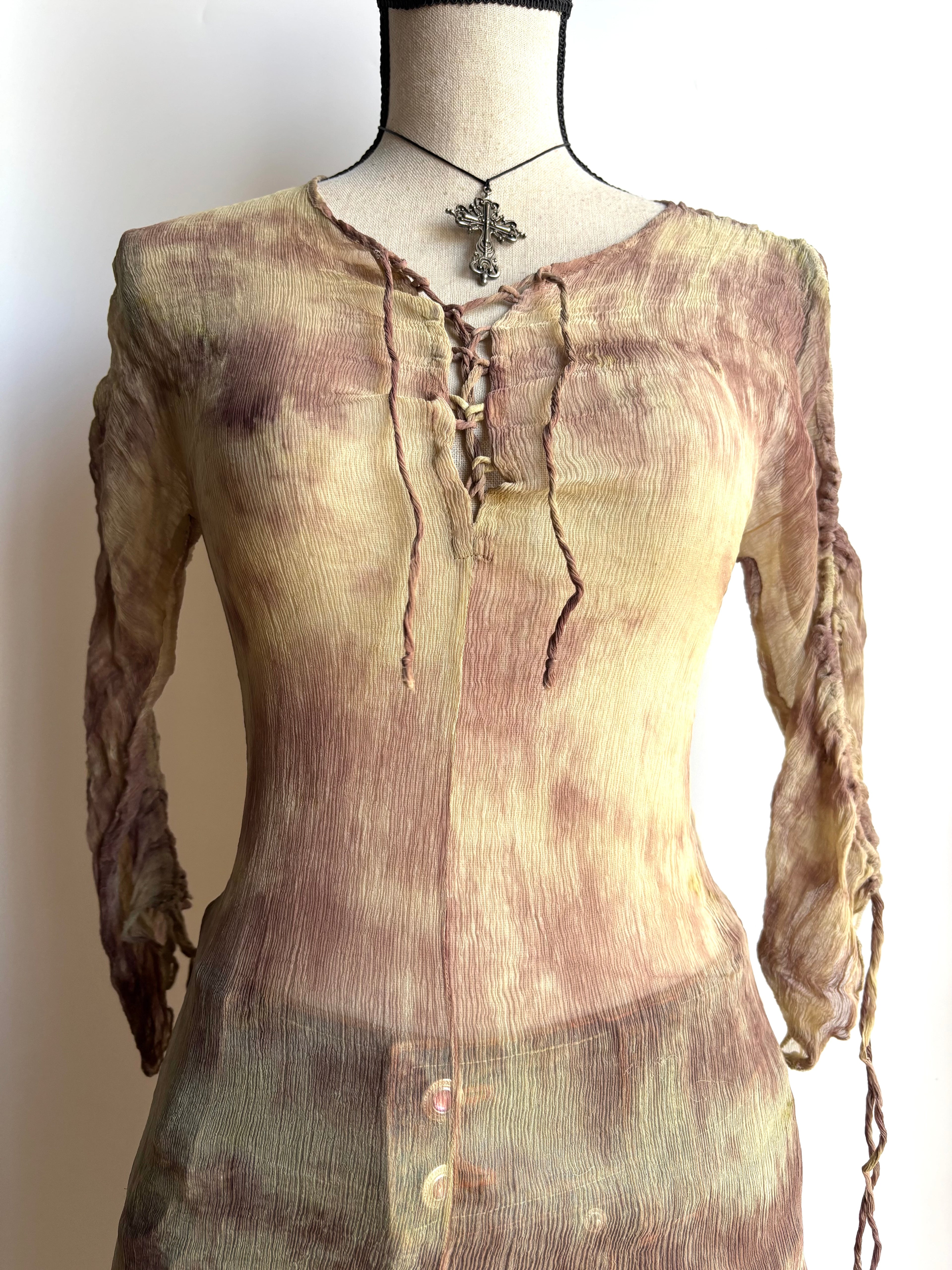 Mesh fitted top