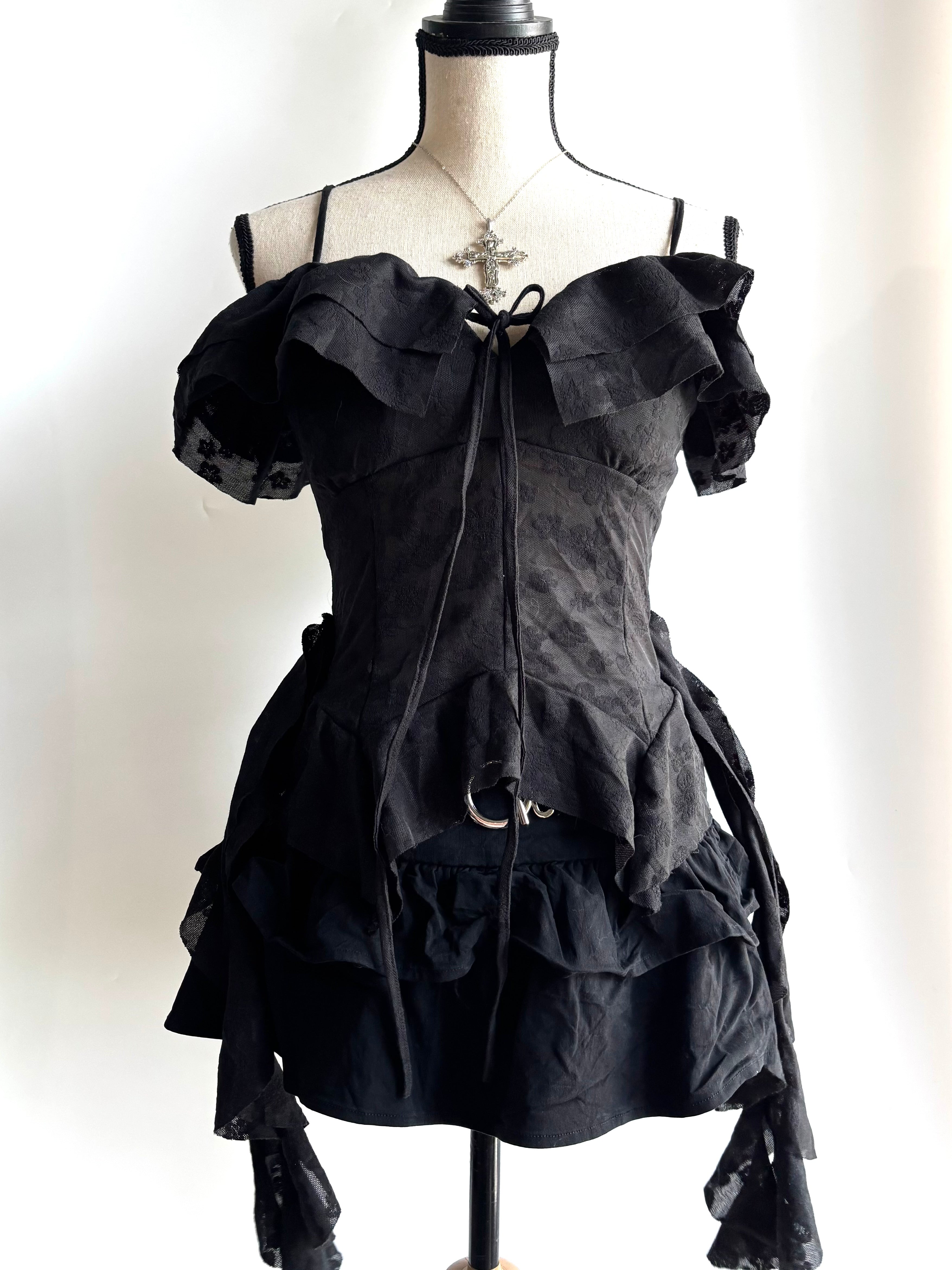 grunge style top