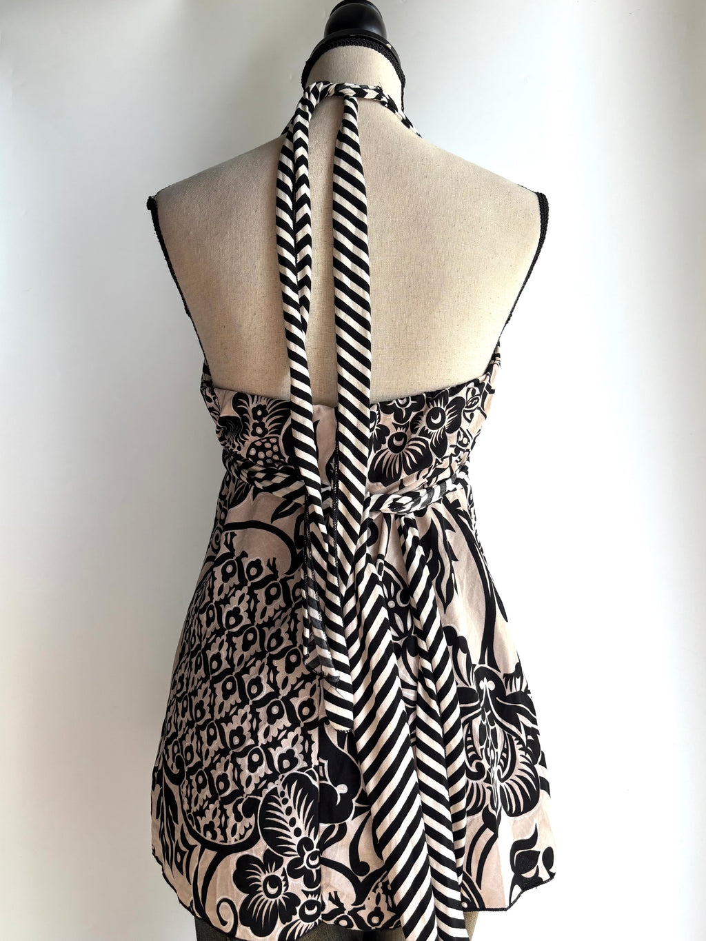 Halter neck fitted top