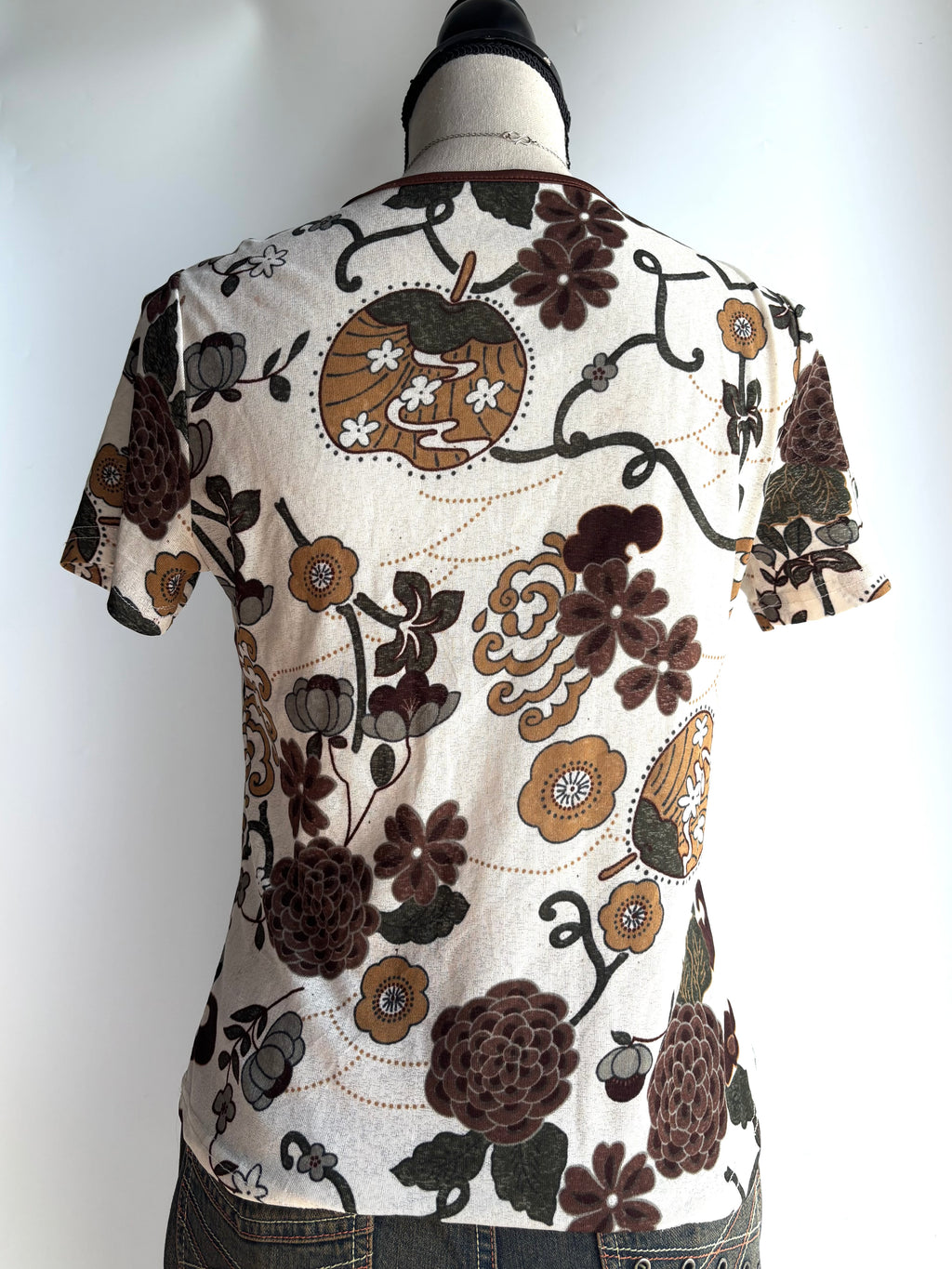 90s style fitted top