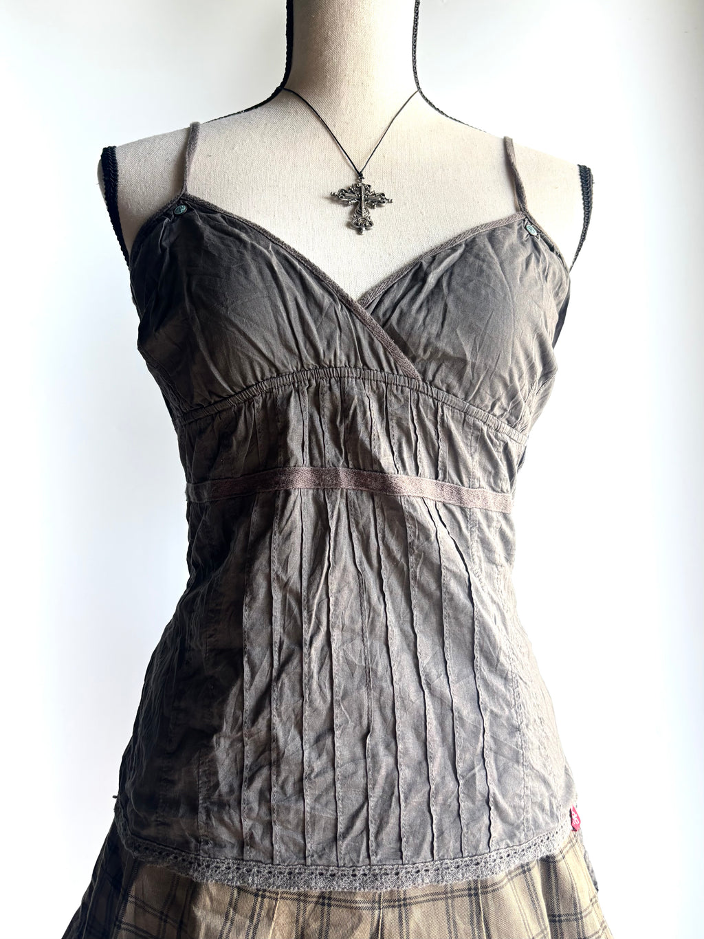 grunge style cami top